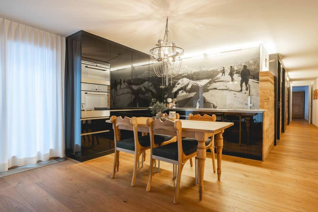 Stylish Home With Matterhorn View In The Center Церматт Екстер'єр фото
