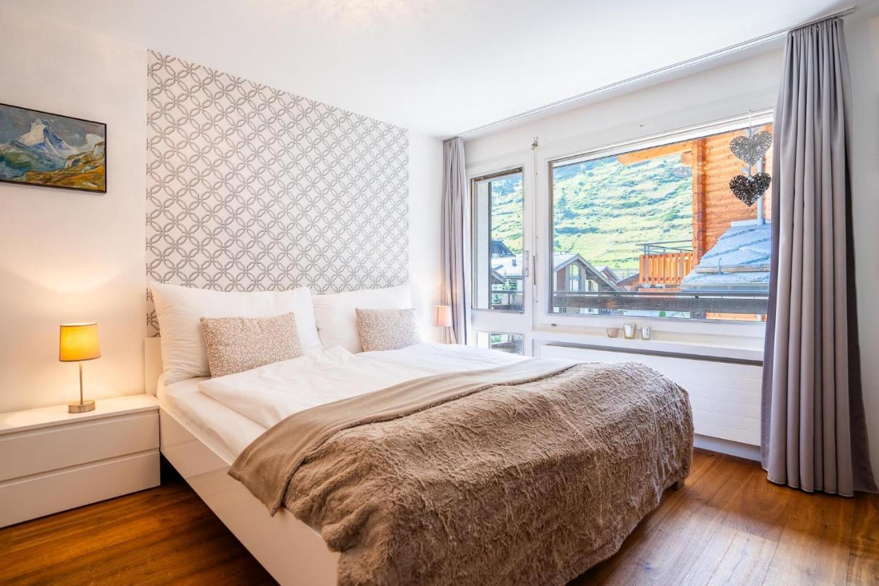 Stylish Home With Matterhorn View In The Center Церматт Екстер'єр фото